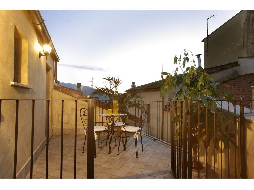 Residenze Portacastello Acomodação com café da manhã Isernia Exterior foto